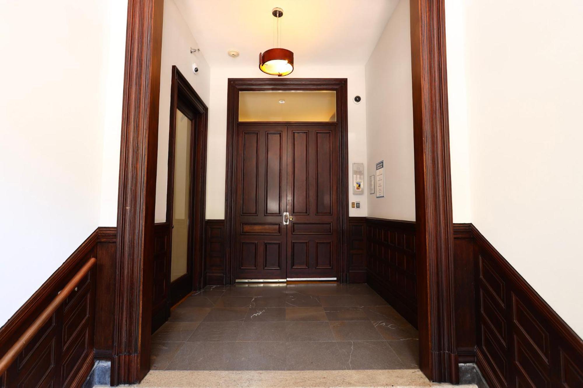 Cozy Newbury Street Studio, #5 Бостон Экстерьер фото